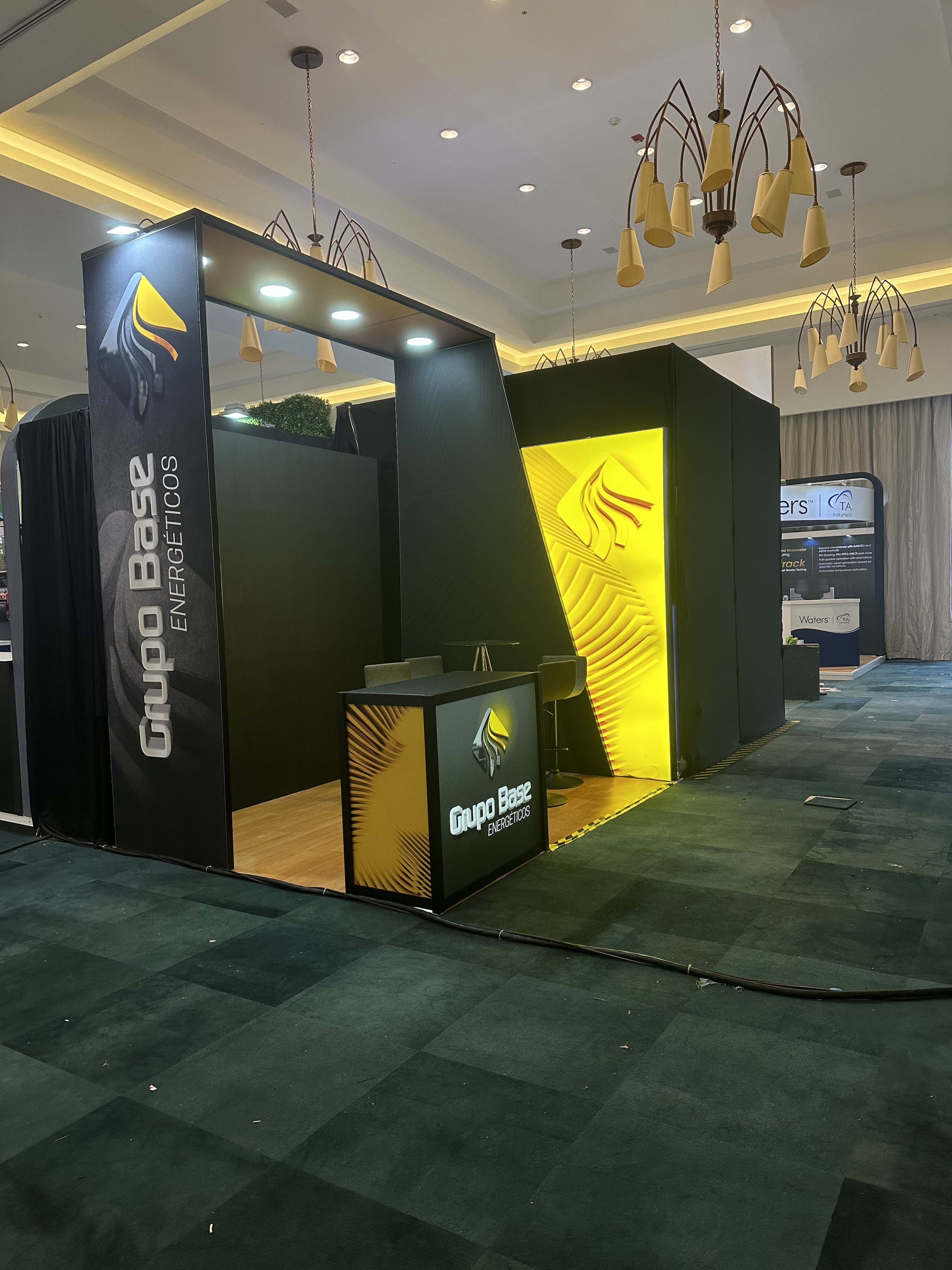 Stand y módulo de exhibición — vista 8