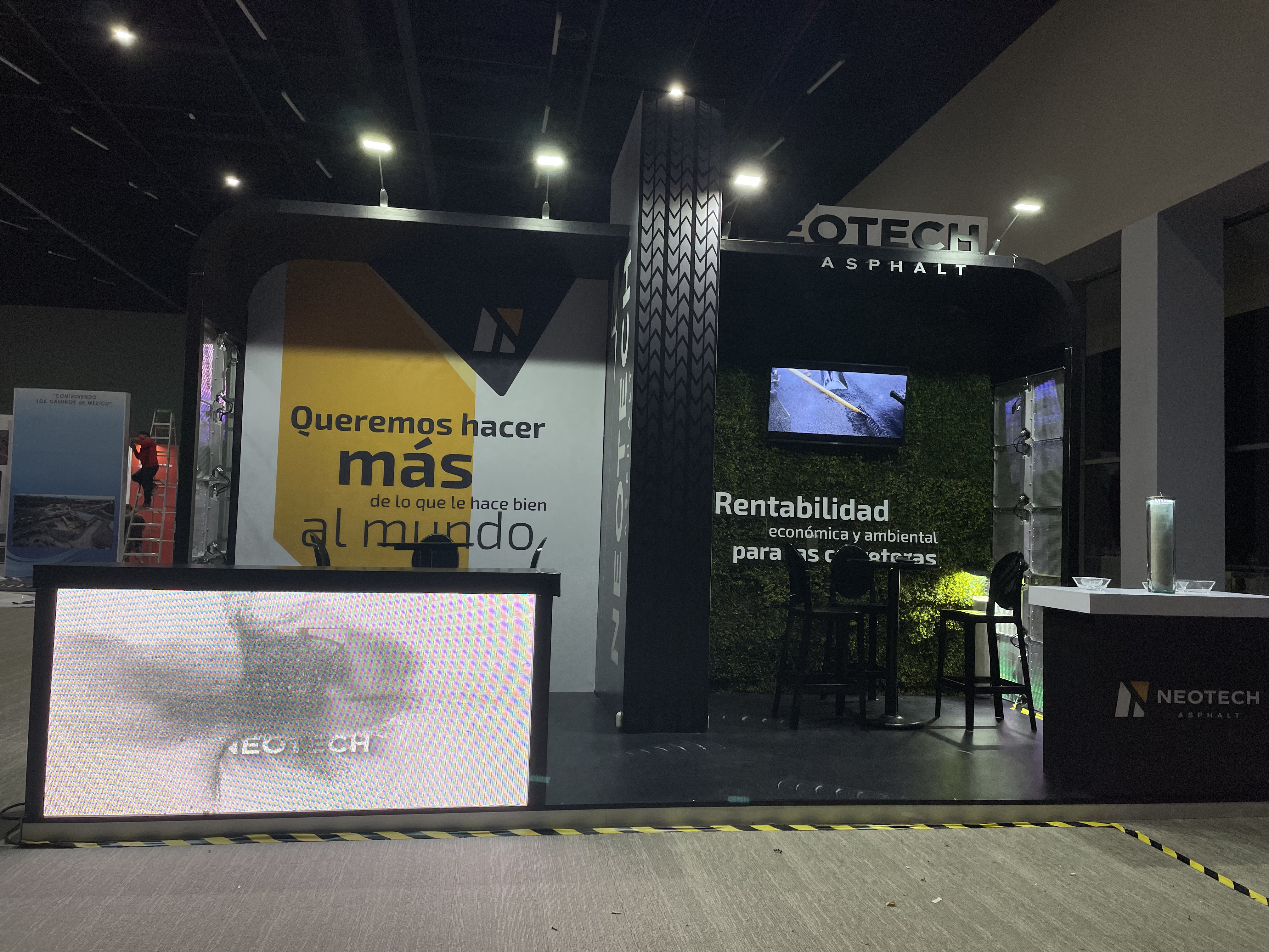 Stand y módulo de exhibición — vista 11